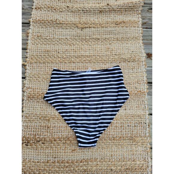 Cupshe M Striped High Waisted Bikini - Picture 4 of 4